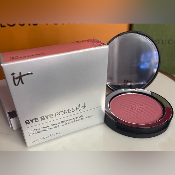 It Cosmetics - BYE BYE PORES BLUSH in Love (Natural Soft Pink) - NIB - Picture 10 of 12